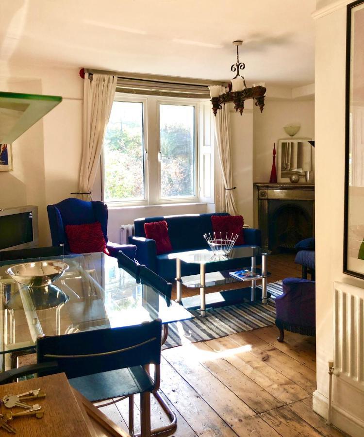 Lauras Townhouse Apartments Dressmakers Salon Bath Exteriör bild